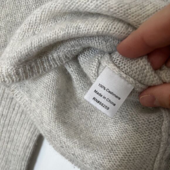 Subtle Luxury Cashmere Sweater Womens S/M Beige Gray V-neck Thin Soft Preppy - Picture 3 of 6